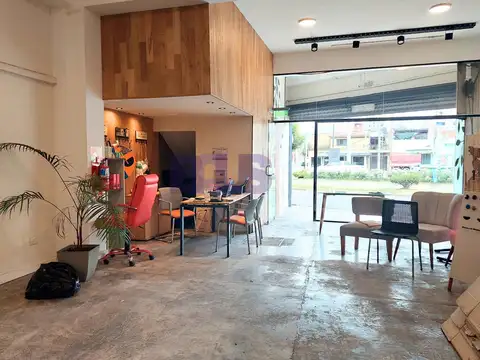 Local en Alquiler en Barrio Tres Cerritos, $ 2.400.000