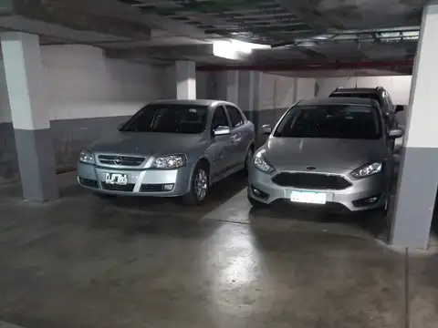 Cochera en venta - Las Victorias Plaza 