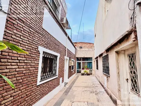 Venta Casa Doble Interna A reciclar en Lourdes