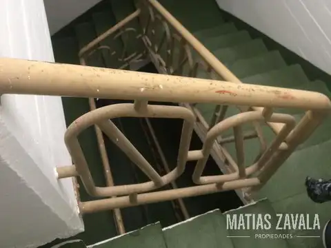 Galpón a mts de Av Patricios - Mixtura 3 -  Parabólico a10 mts de altura