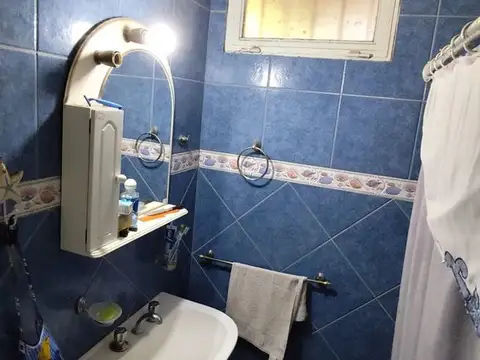 Casa 4 ambientes con 1 baño