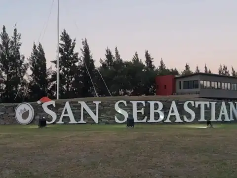 SAN SEBASTIAN AREA 100