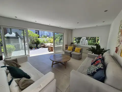 Exquisito PH 5 Ambientes Reciclado * Amplísimo y Soleado, Patio y Gran Terraza * Chacarita/ Colegiales