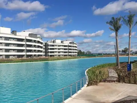 Lagoon Pilar