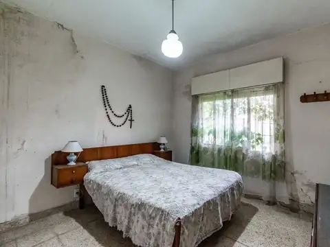 VENTA CASA 3 AMB C/PILETA y PARQUE LIBERTAD, MERLO