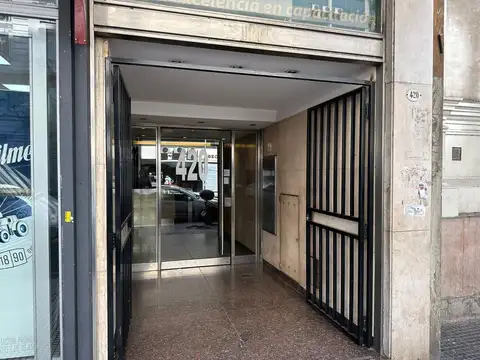 Oficina 3 ambientes con 2 baños