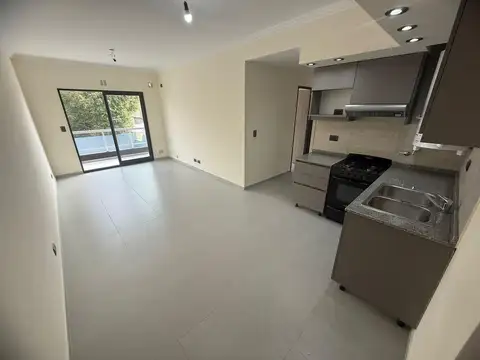 Venta Departamento 3 Ambientes con Balcón en Villa Luro