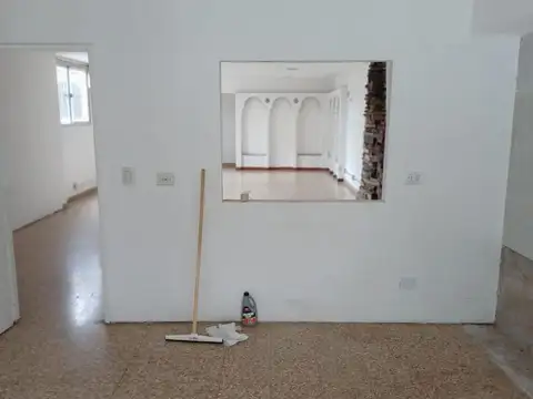 Departamento en Alquiler en Adrogue, $ 750.000