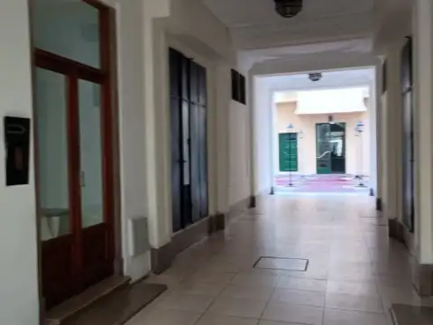 Lavalle 300, Piso 1