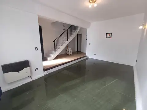 Casa 3 ambientes con 2 baños