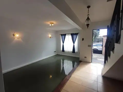 Casa 3 ambientes en Adrogue