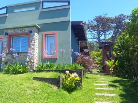 Casa de 3 ambientes a estrenar en excelente ubicación 