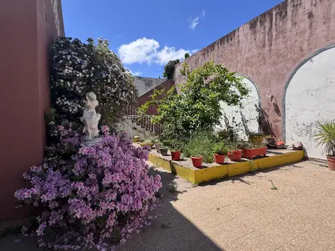 Casa en calle Alvear entre 12 de abril y San Martin