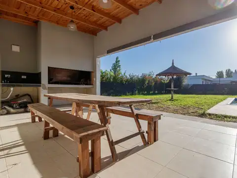 Casa 3 ambientes con 1 baño