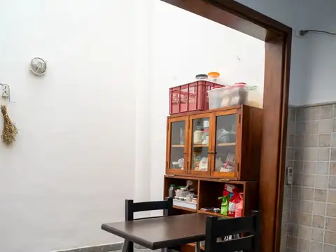 HERMOSA CASA 3 AMB LOTE PROPIO REFACCIONADA A NUEVO  