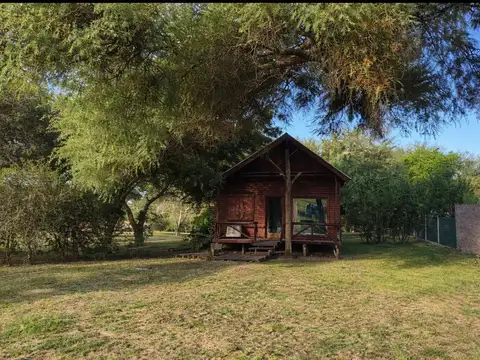 Cabaña 2 ambientes con amplio terreno en Oro Verde