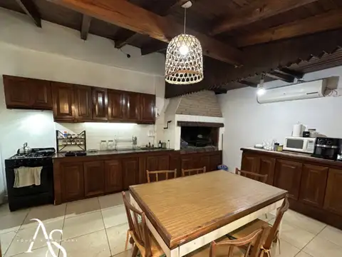 Casa 6 ambientes con 3 baños