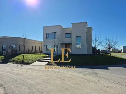 Casa en Venta en El Naudir, USD 335.000
