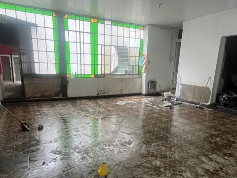 LOCAL EN ALQUILER EXCELENTE OPORTUNIDAD  PARA SALON