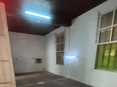 LOCAL EN ALQUILER EXCELENTE OPORTUNIDAD  PARA SALON