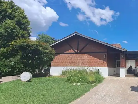 Casa en Venta con 4 cocheras