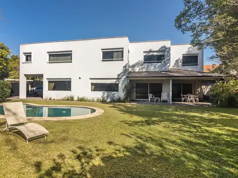 Venta casa Acassuso 5 dormitorios y 5 baños
