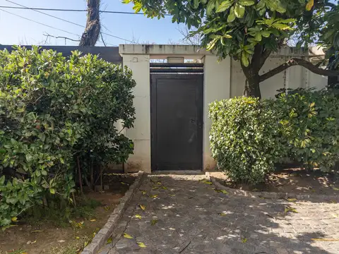 Casa en Venta con 4 cocheras