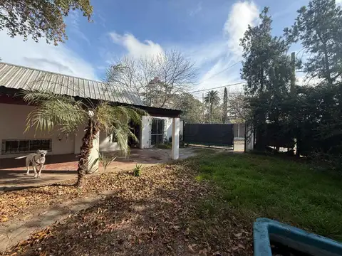 Casa en Venta con 3 cocheras