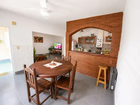 Casa 6 ambientes con 1 baño