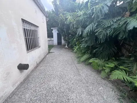 Casa venta en Munro a refaccionar con lote propio