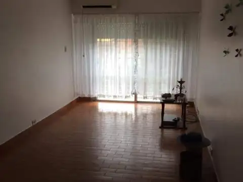 Avenida San Martin 100, Piso 1°