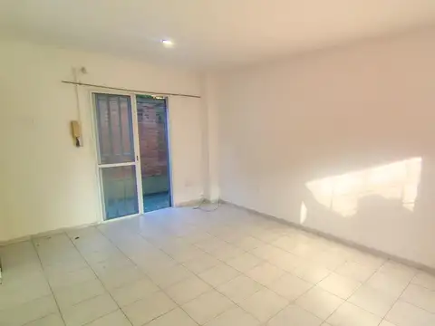 Departamento en Alquiler en Luis Agote, $ 330.000