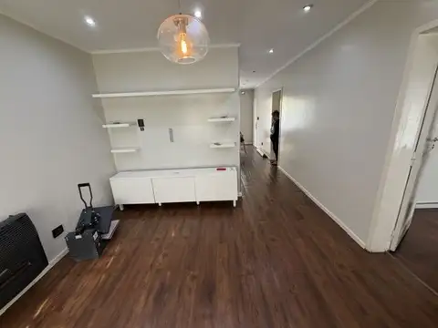 Casa en Alquiler con 3 cocheras