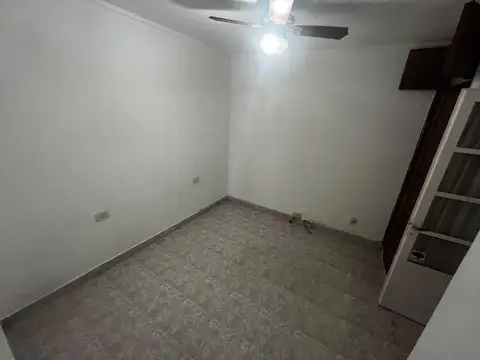 SE VENDE CASA 3 DORMITORIOS COCHERA/ PARQUE GARAY