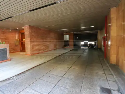 Av. Federico Lacroze al 2200 entre Amenabar y Ciudad de la Paz
