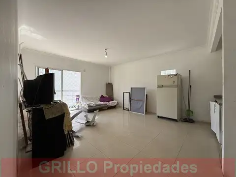 Díaz Colodrero 3078. Departamento monambiente con balcón, vista abierta y muy luminoso. Opción cochera.