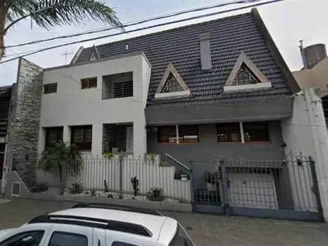 VENTA - CASA 6 AMB. - PILETA - COCHERA - RAMOS MEJIA