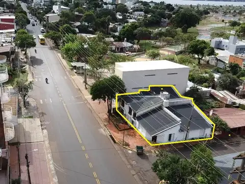 Excelente Propiedad en Esquina sobre Av. Lopez Torres 