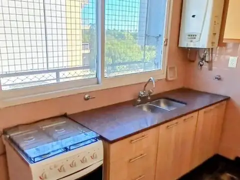 Departamento de tres ambientes en venta en Agronomia