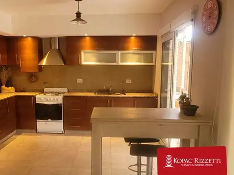 Casa en Alquiler en Poeta Lugones, $ 1.400.000