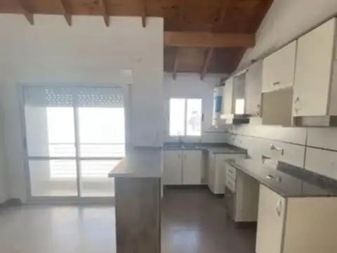 Cangallo 130 , Piso 1