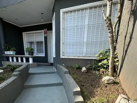 Depto Tipo Casa en Venta con 1 cocheras