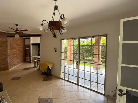 Casa en Venta con 1 cochera