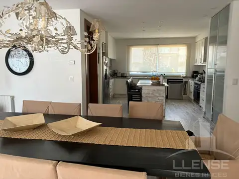 Casa en Alquiler de 5 dormitorios