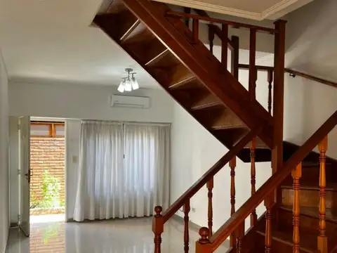 Depto Tipo Casa en Venta con 1 cocheras