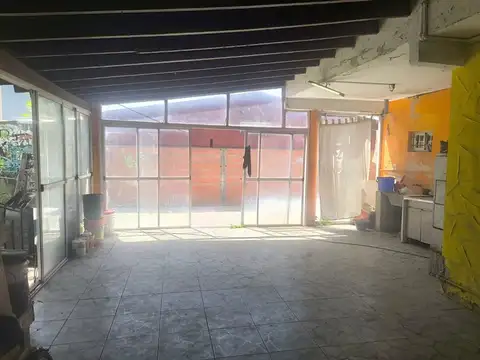 VENTA CASA TORTUGUITAS A REFACCIONAR