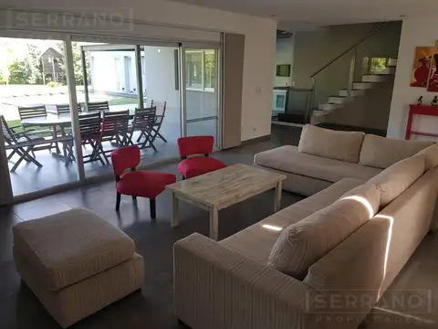 Casa 5 ambientes con 3 baños