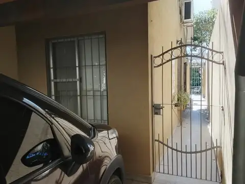 Depto Tipo Casa en Venta en Villa Sarmiento, USD 145.000