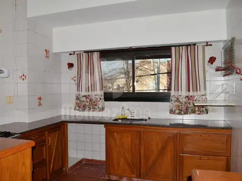 DEPARTAMENTO 4 AMBIENTES ZONA CENTRO BURZACO
