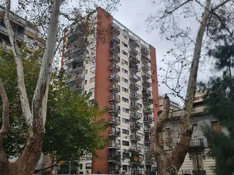 2 AMB FRENTE BALCON VISTA PANORAMICA, HIPOLITO IRIGOYEN 2193 6ª (BARRIO: BALVANERA)
